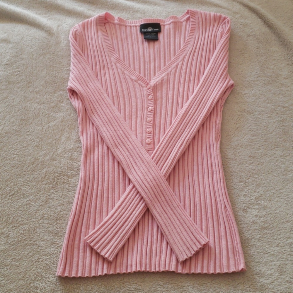 Like-New Long Sleeve V-Neck Sweater